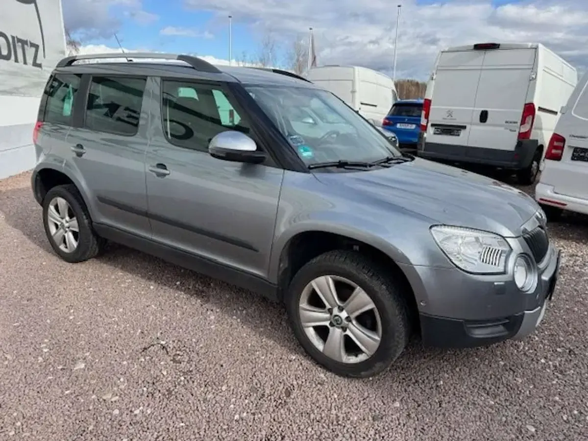 Używany Skoda Yeti 105 KM (77 kW) 2012 Szary SUV