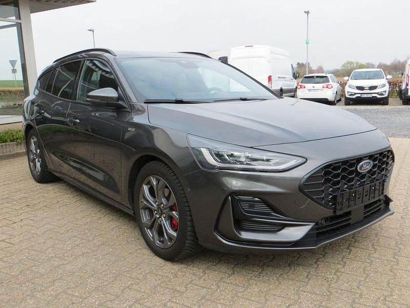 Gebraucht Ford Focus ST-Line X 155 PS (114 kW) 2025 Grau Limousine