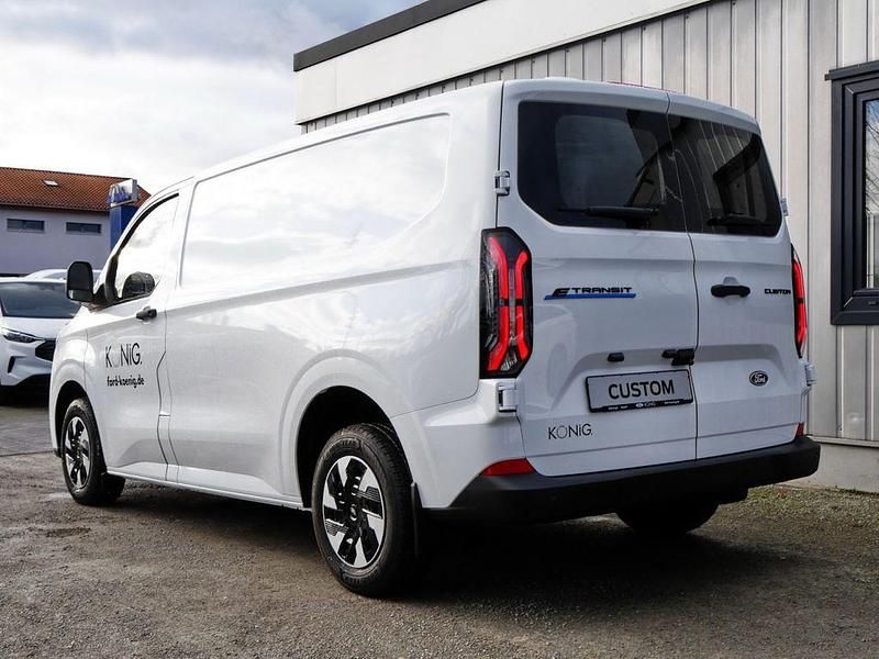 Gebraucht Ford E-Transit Trend 160 kW (218 PS) 2024 Weiß Van