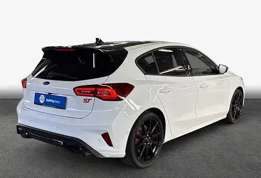 Nowe Ford Focus ST 280 KM (205 kW) 2025 Biały Sedan/Limuzyna