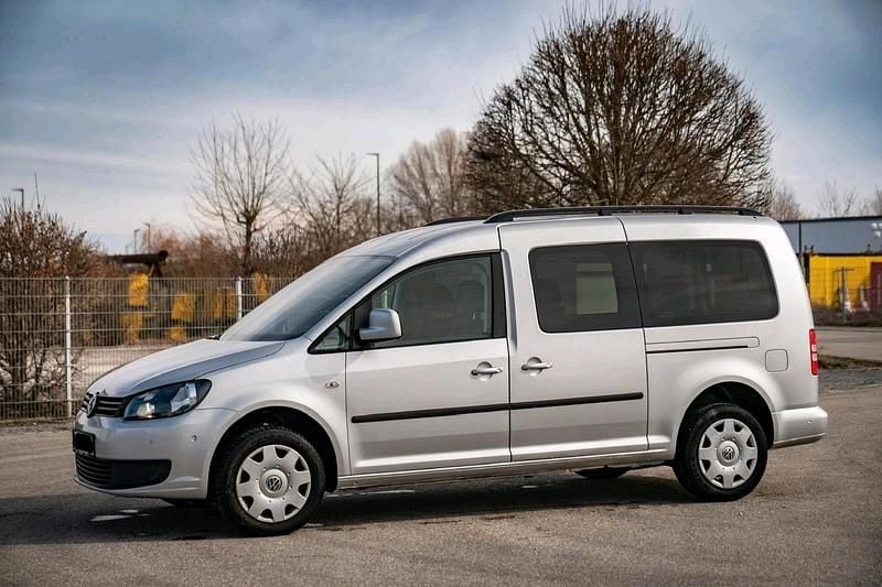 Second-hand VW Caddy Maxi 105 CP (77 kW) 2014 Argintiu Monovolum