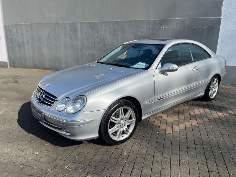 Silber Gebraucht 2002 Mercedes CLK320 Avantgarde Coupé | 7.980 € (Etwas zu teuer) - Bild 1/4