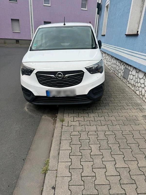 Weiß Gebraucht 2020 Opel Combo Van / Kleinbus | 7.400 € (Superpreis) - Bild 1/4