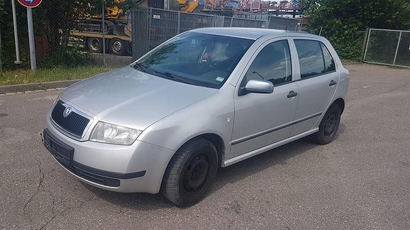 Silber Gebraucht 2003 Skoda Fabia Classic Limousine | 999 € (Guter Preis) - Bild 1/4