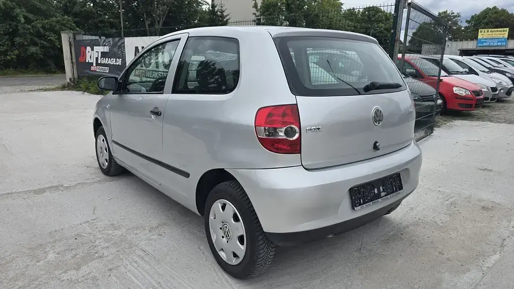 Gebraucht VW Fox Basis 54 PS (39 kW) 2006 Silber Kleinwagen