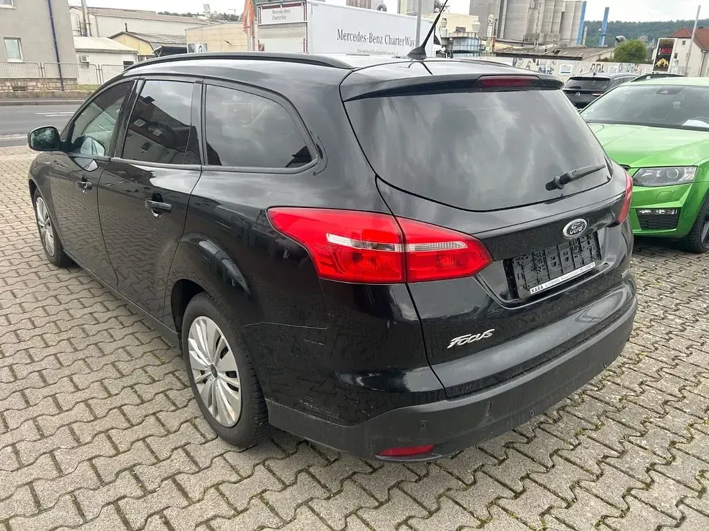 Gebraucht Ford Focus Business Edition 101 PS (74 kW) 2016 Schwarz Limousine