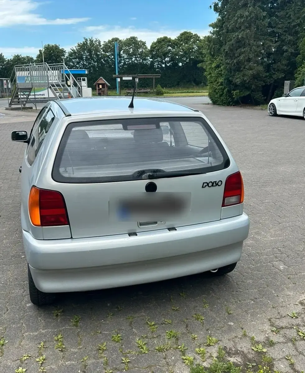 Gebraucht VW Polo 50 PS (36 kW) 1998 Silber Kleinwagen