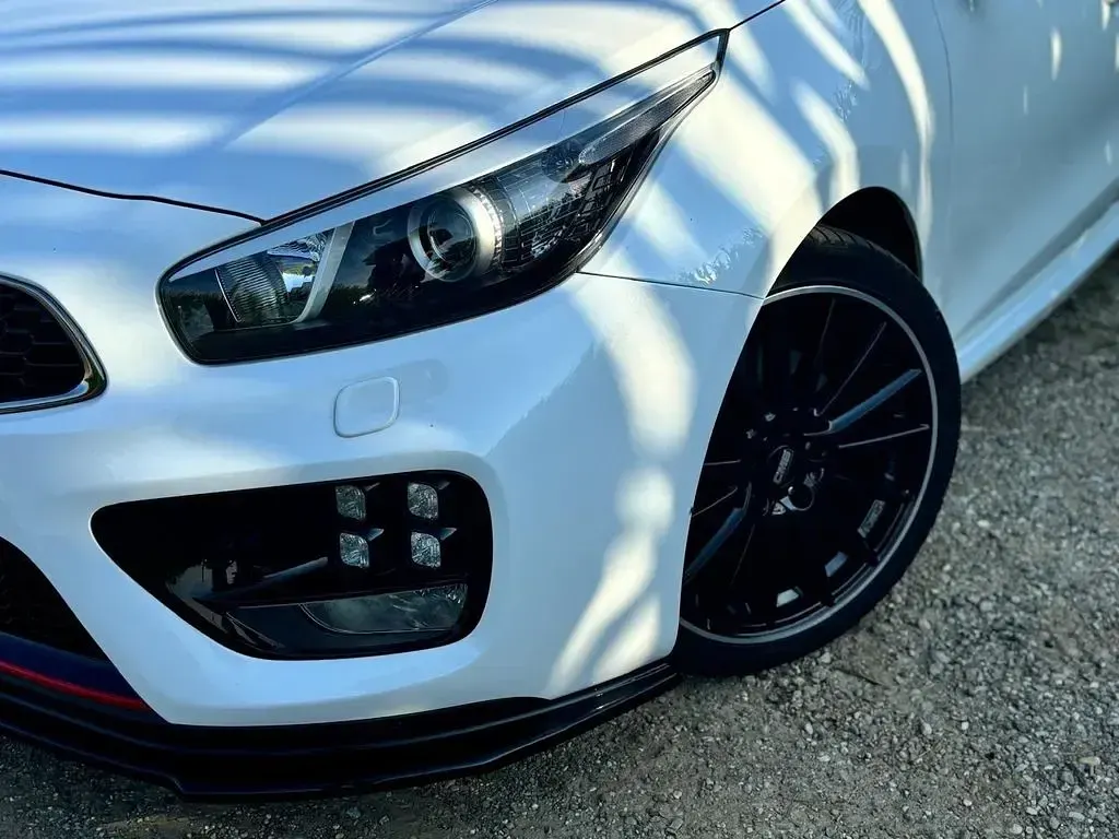Gebraucht Kia Ceed GT-Track 204 PS (150 kW) 2014 Weiß Kleinwagen