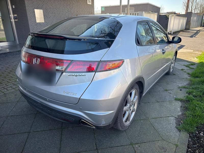 Gebraucht Honda Civic 140 PS (102 kW) 2006 Grau Limousine