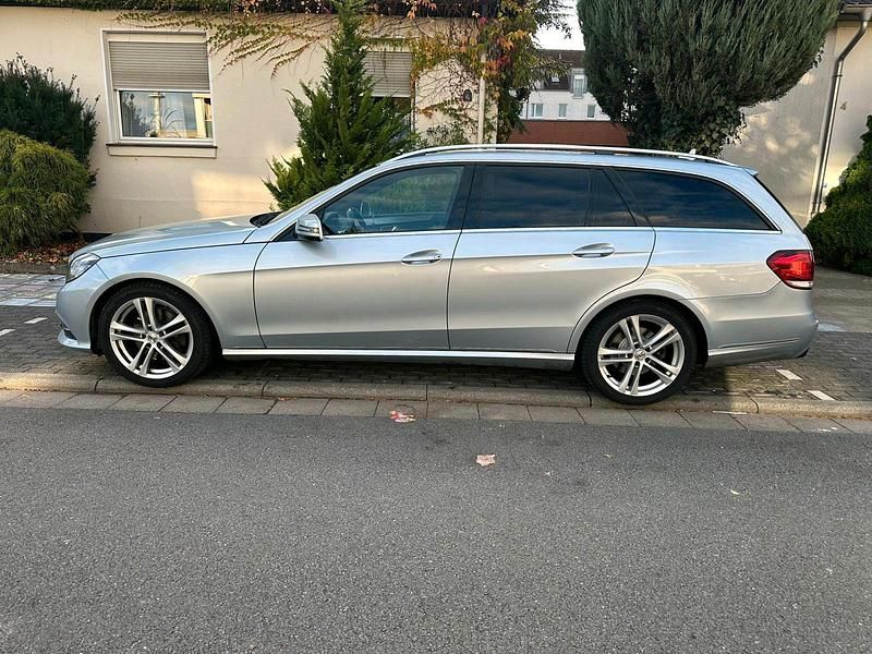 Gebraucht Mercedes E350 252 PS (185 kW) 2014 Grau Kombi