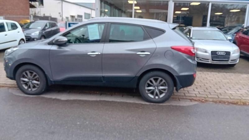 Gebraucht Hyundai ix35 Style 135 PS (99 kW) 2013 Grau SUV
