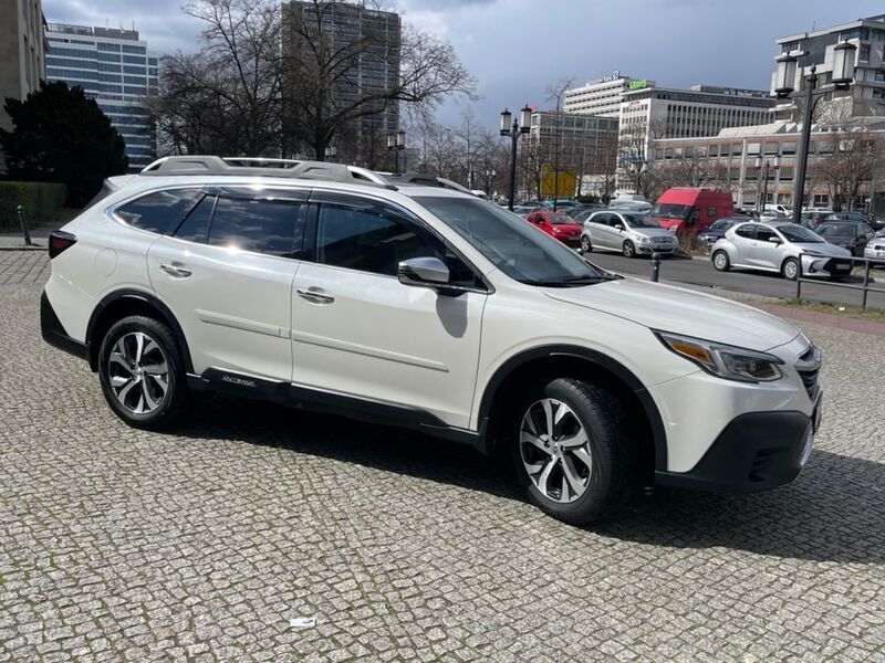 Weiß Gebraucht 2020 Subaru Outback SUV | 39.800 € - Bild 1/4