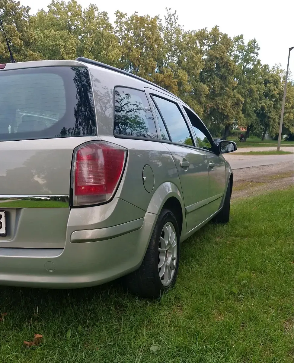 Gebraucht Opel Astra 90 PS (66 kW) 2006 Grau Kombi