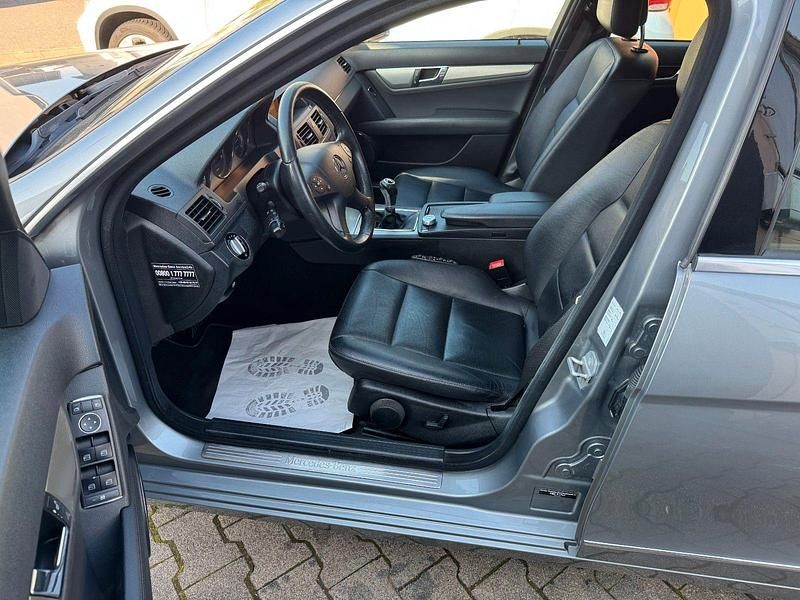 Gebraucht Mercedes C250 204 PS (150 kW) 2010 Grau Kombi