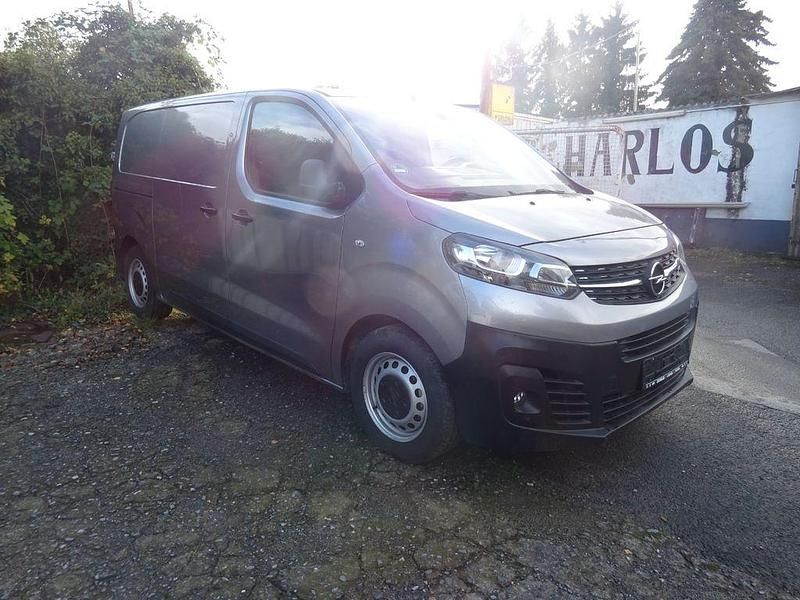 Grau Gebraucht 2023 Opel Vivaro Edition Van | 19.900 € (Guter Preis) - Bild 1/4
