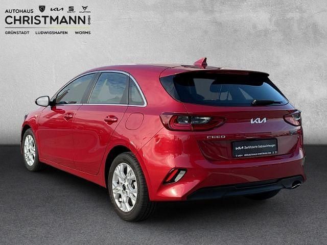 Gebraucht Kia Ceed Vision 120 PS (88 kW) 2022 True red Kleinwagen