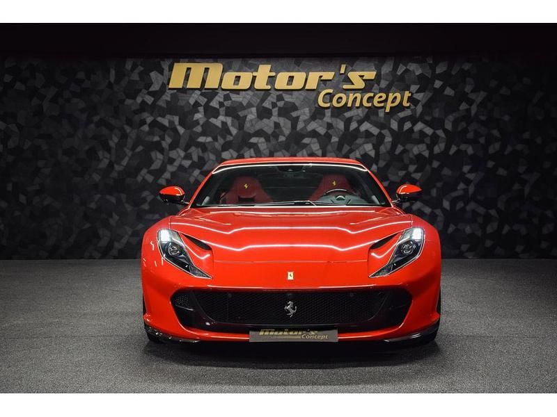 Gebraucht Ferrari 812 799 PS (587 kW) 2020 Rot