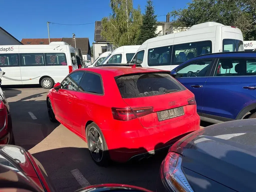 Gebraucht Audi S3 Sport 300 PS (220 kW) 2015 Rot Limousine