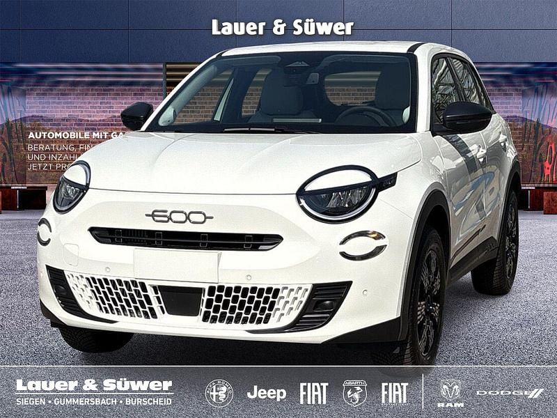 Neu Fiat 600 101 PS (74 kW) 2026 Weiß SUV