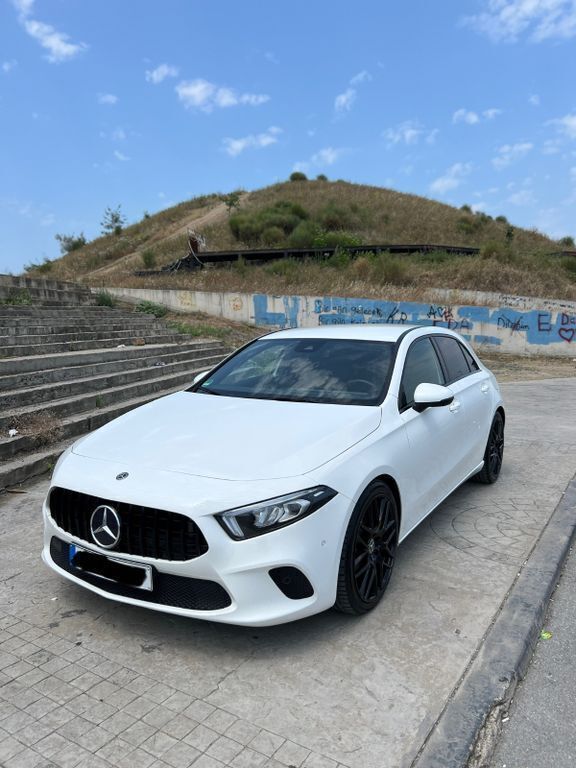 Weiß Gebraucht 2019 Mercedes A180 Limousine | 18.500 € (Guter Preis) - Bild 1/4