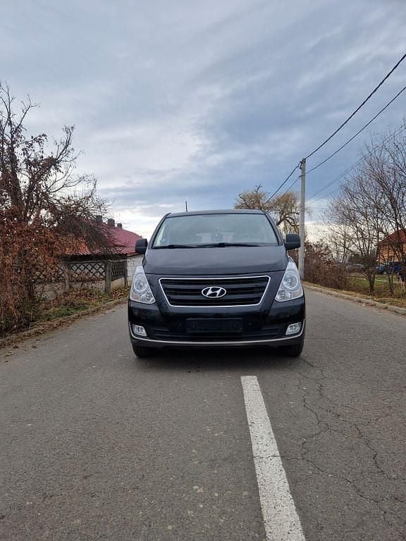 Schwarz Gebraucht 2013 Hyundai H-1 Van / Kleinbus | 8.799 € (Guter Preis) - Bild 1/4