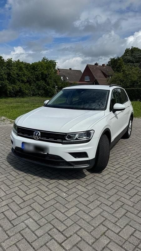 Weiß Gebraucht 2018 VW Tiguan Trendline SUV | 15.200 € (Fairer Preis) - Bild 1/4
