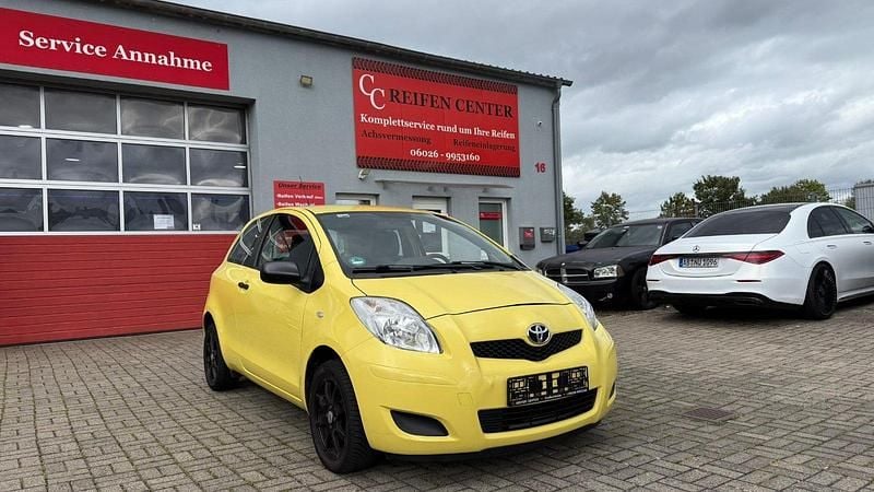 Gelb Gebraucht 2009 Toyota Yaris Kleinwagen | 2.599 € (Guter Preis) - Bild 1/4