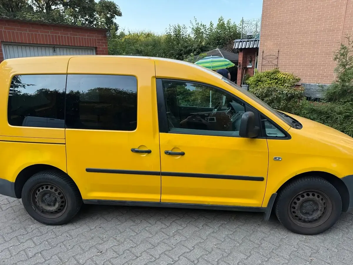 Gebraucht VW Caddy 105 PS (77 kW) 2006 Gelb Van / Kleinbus