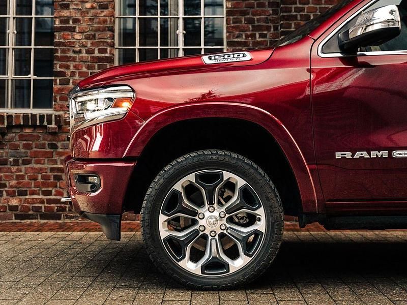 Gebraucht Dodge Ram Limited 401 PS (294 kW) 2023 Rot Abholung