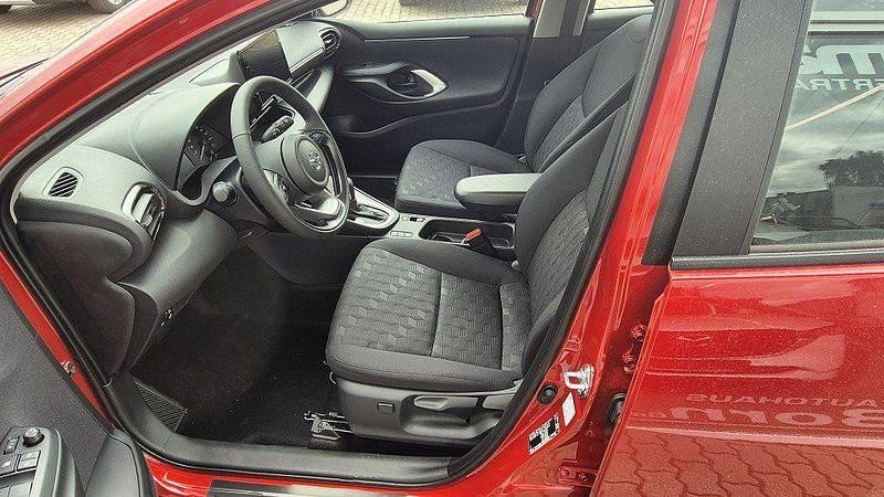 Neu Mazda 2 Exclusive 116 PS (85 kW) 2025 Formal red Limousine