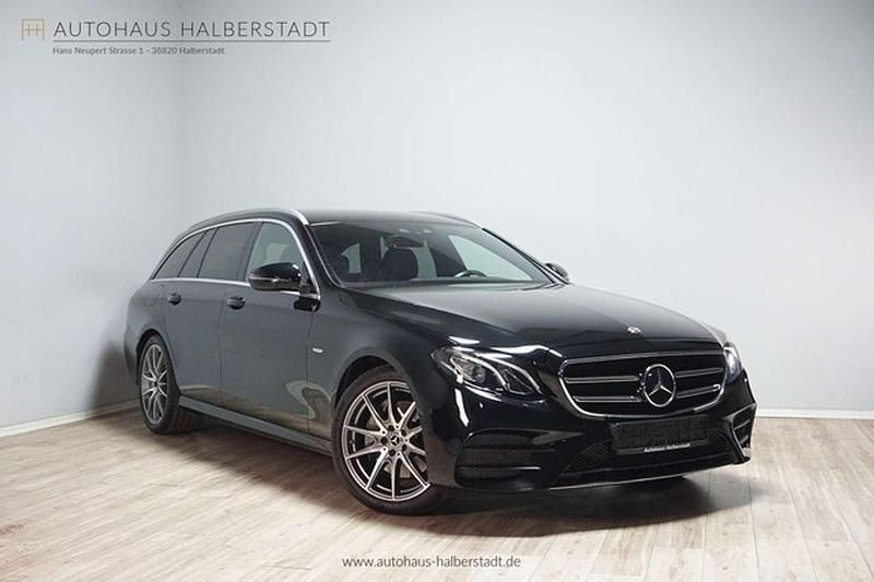 Schwarz Gebraucht 2020 Mercedes E220 AMG Kombi | 33.990 € (Superpreis) - Bild 1/3