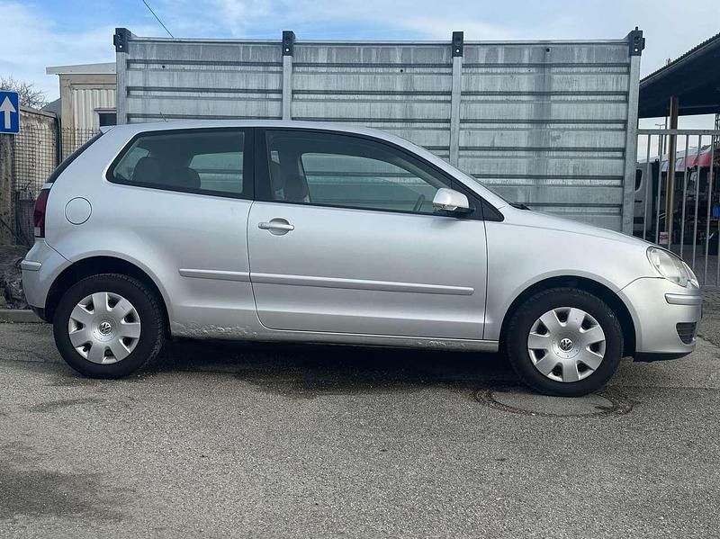 Gebraucht VW Polo Trendline 69 PS (50 kW) 2009 Silber Kleinwagen