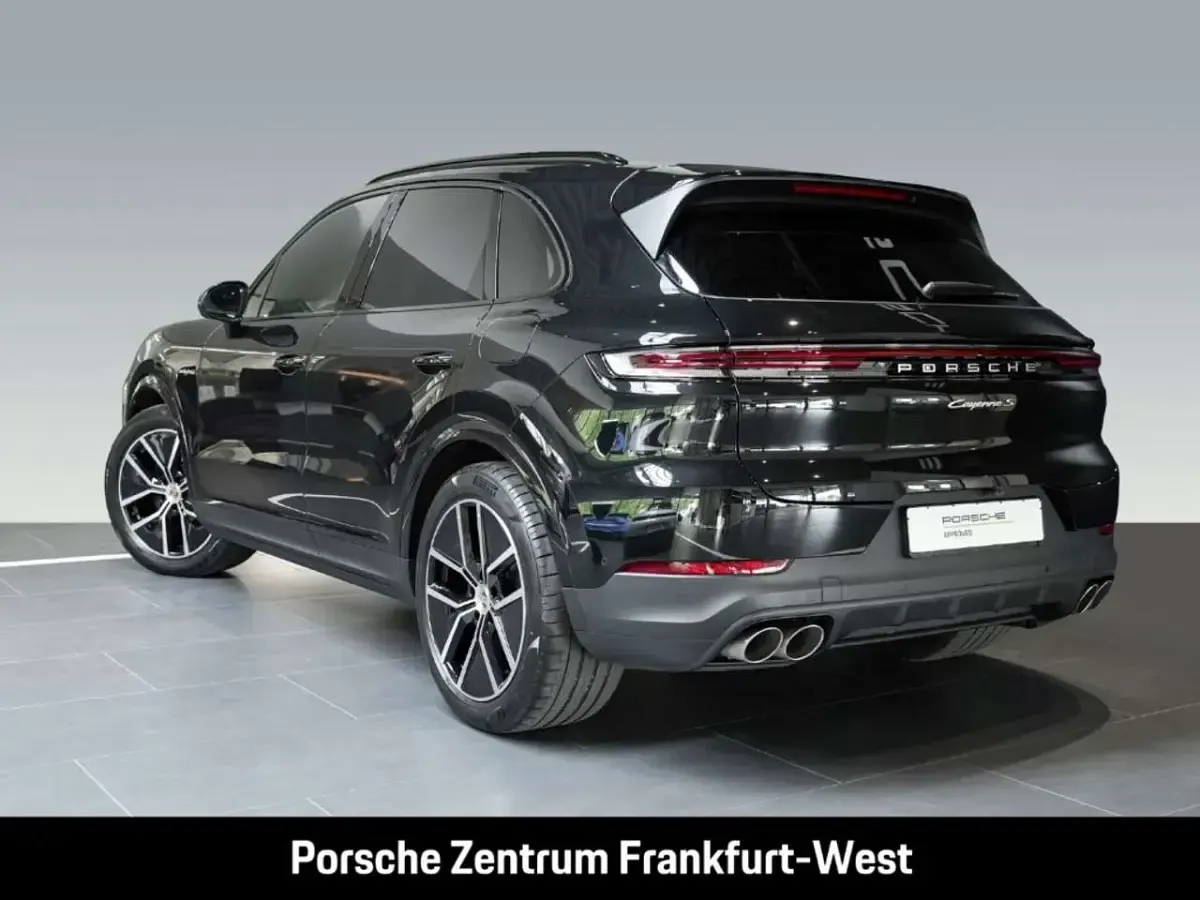 Gebraucht Porsche Cayenne S E-Hybrid 519 PS (381 kW) 2025 Schwarz SUV
