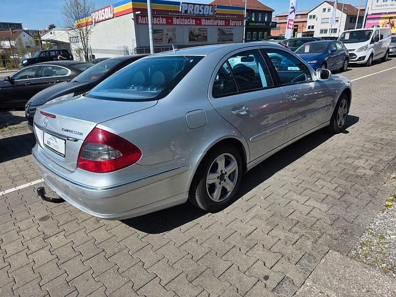 Second-hand Mercedes E200 184 CP (135 kW) 2008 Argintiu Berlinǎ