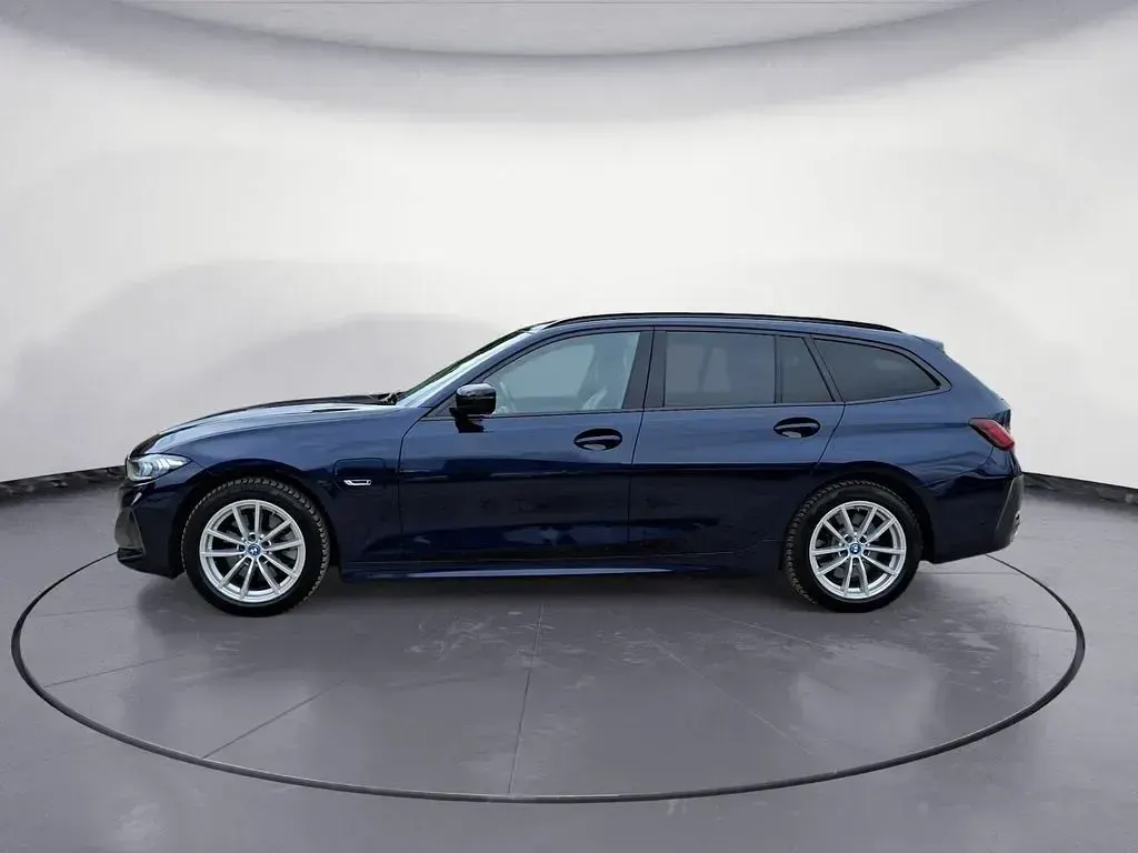Gebraucht BMW 330 Sport Line 184 PS (135 kW) 2023 Blau Kombi