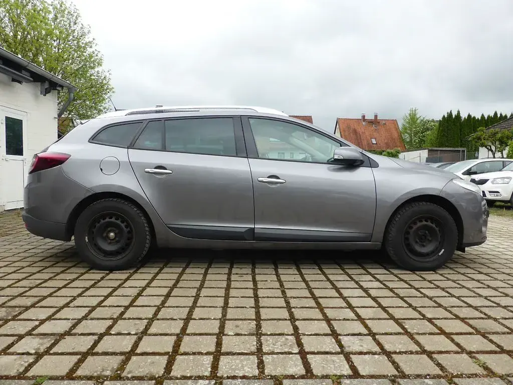 Gebraucht Renault Mégane Dynamique 110 PS (80 kW) 2012 Grau Limousine