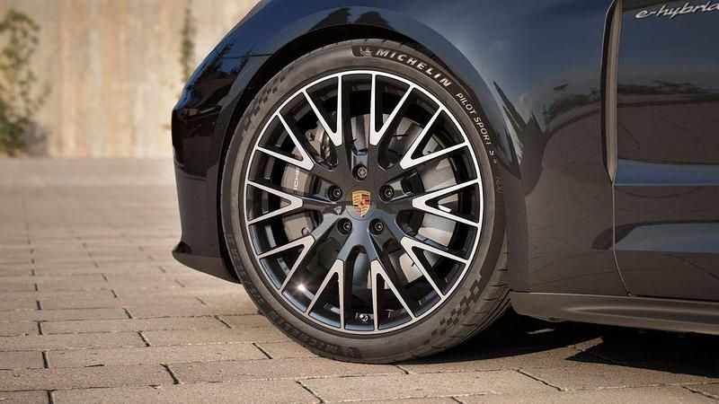 Neu Porsche Panamera 4 470 PS (345 kW) 2026 Tiefschwarzmetallic Limousine