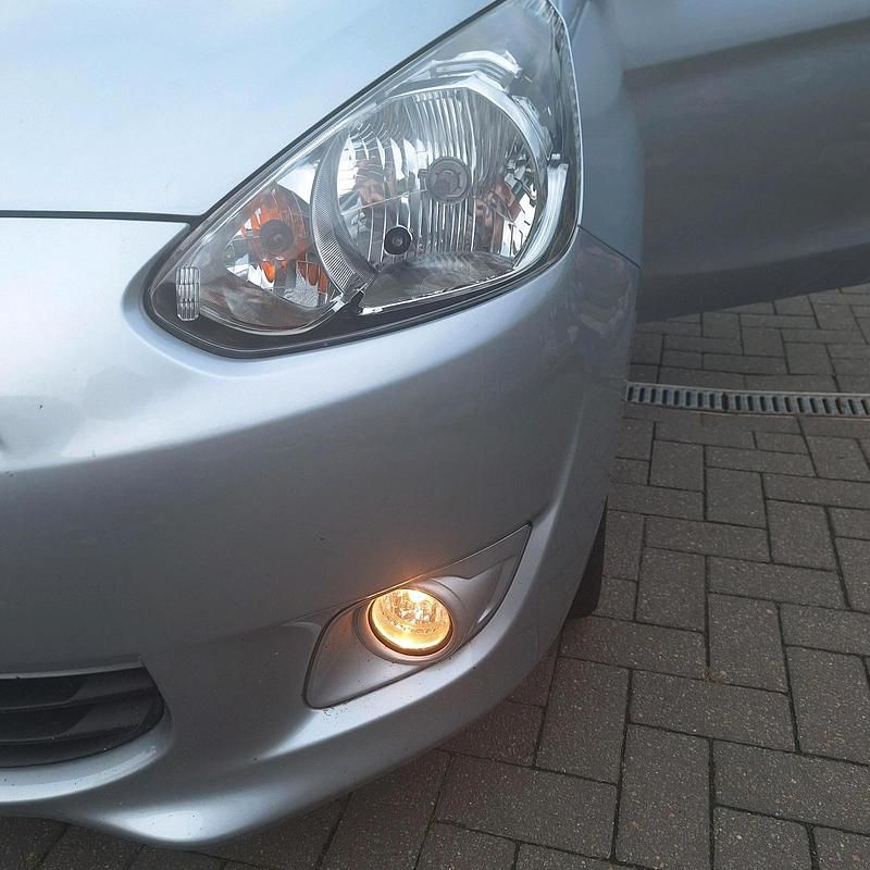 Second-hand Mitsubishi Space Star 71 CP (52 kW) 2015 Argintiu Hatchback