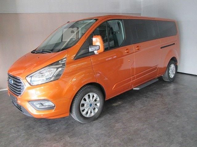 Gebraucht Ford Transit Tourneo Trend 131 PS (96 kW) 2018 Orange glow Van / Kleinbus