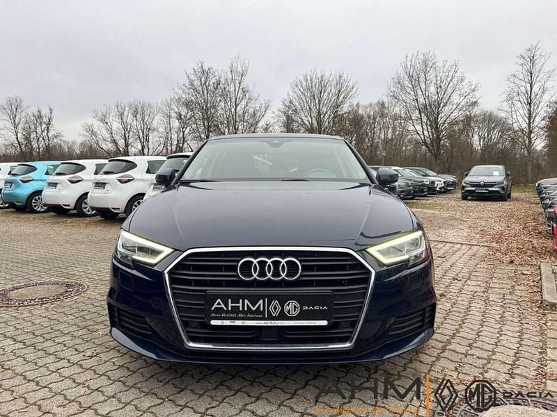 Gebraucht Audi A3 Sport 116 PS (85 kW) 2019 Kosmosblau metallic Limousine