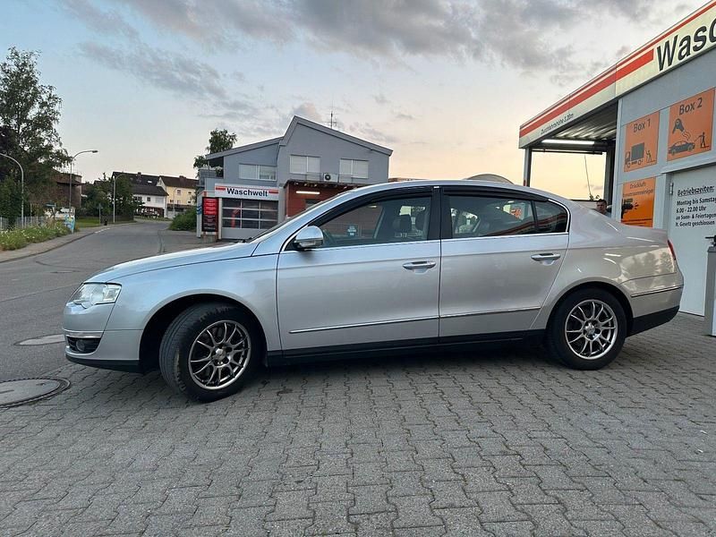 Gebraucht VW Passat Comfortline 116 PS (85 kW) 2005 Silber Limousine