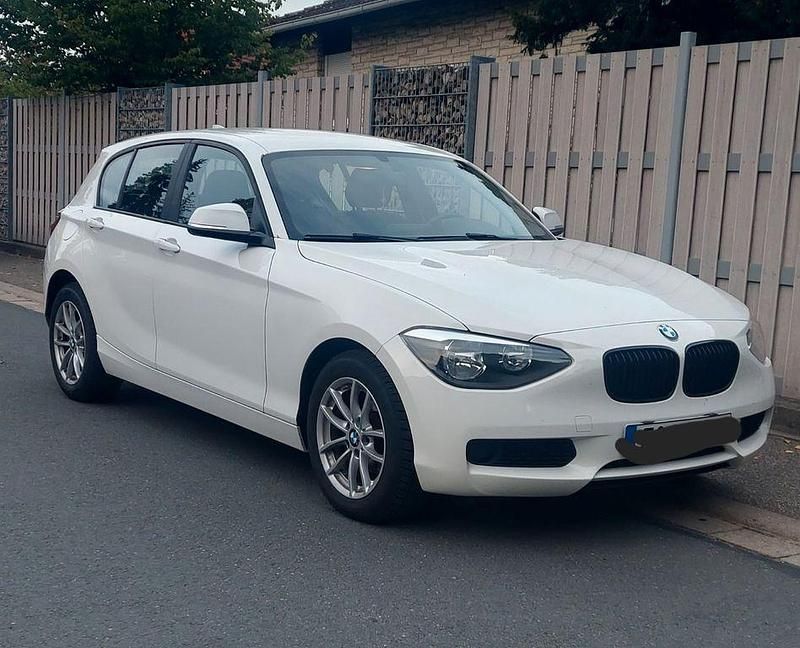 Weiß Gebraucht 2014 BMW 114 Kleinwagen | 6.300 € (Guter Preis) - Bild 1/4