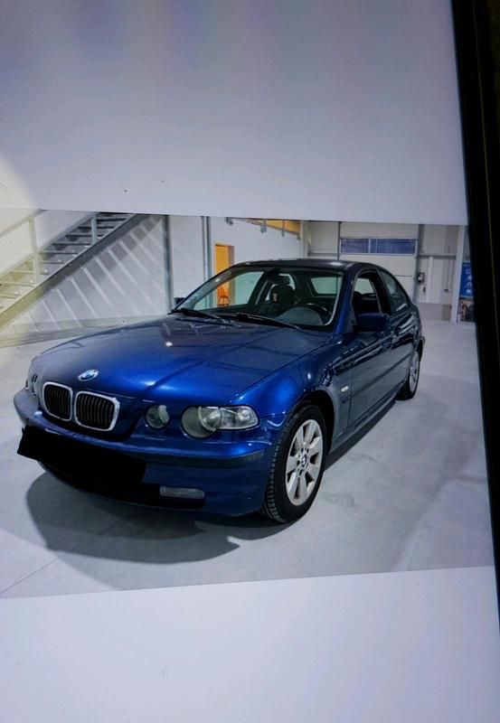 Blau Gebraucht 2004 BMW 318 Compact Kleinwagen | 1.399 € (Superpreis) - Bild 1/4