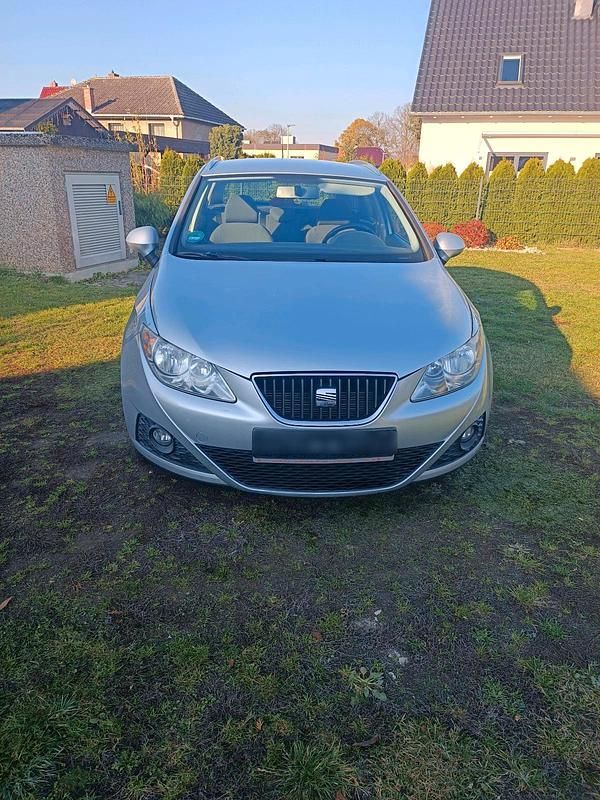 Silber Gebraucht 2010 Seat Ibiza ST Kombi | 4.400 € (Fairer Preis) - Bild 1/4