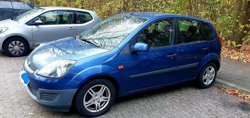 Blau Gebraucht 2006 Ford Fiesta Limousine | 1.500 € (Fairer Preis) - Bild 1/4