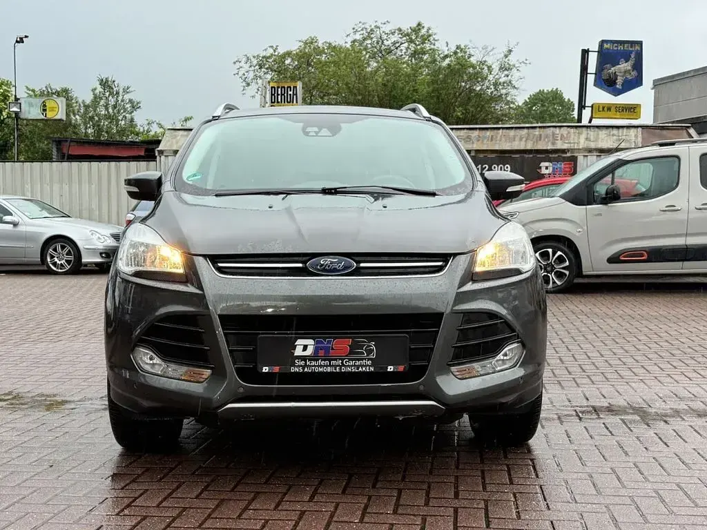 Gebraucht Ford Kuga Titanium 150 PS (110 kW) 2015 Grau SUV