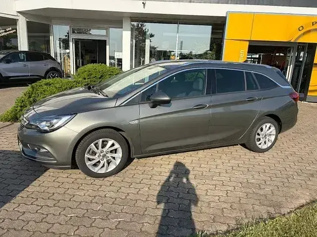 Gebraucht Opel Astra 136 PS (100 kW) 2019 Grau Kombi