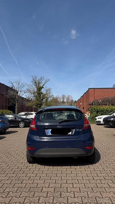 Gebraucht Ford Fiesta 82 PS (60 kW) 2010 Blau Kleinwagen