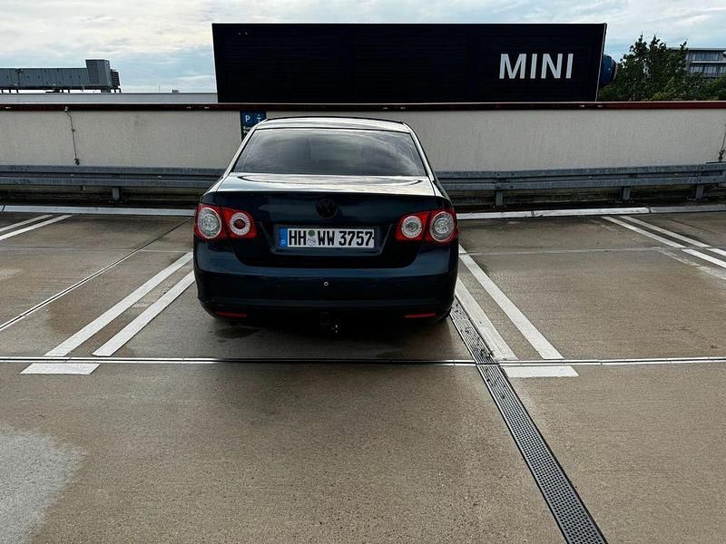 Gebraucht VW Jetta Sportline 150 PS (110 kW) 2006 Blau Limousine