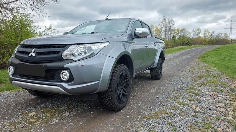 Gebraucht Mitsubishi L200 Edition 181 PS (133 kW) 2017 Grau Pickup